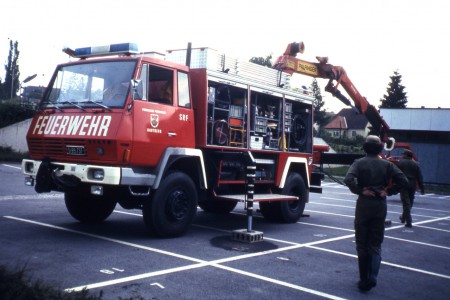 Schweres Rüstfahrzeug mit Kran Bj 1979