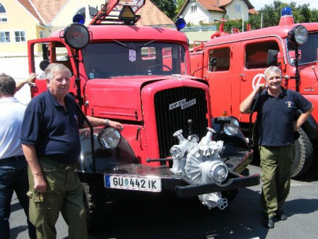 Gruppenbild mit einer Schönheit